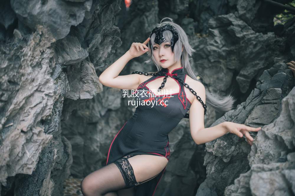 [网红杂图] 三刀刀Miido – ⑥号本 黑贞德 [77P992MB]