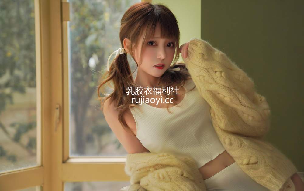 [网红杂图] 凛子酱 – 眼泪味道的雨 [12P75MB]