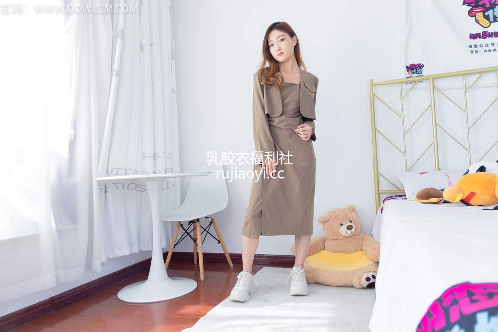 [物恋传媒] No.1326 芒芒-最美的太阳 [152P1V3.02GB]
