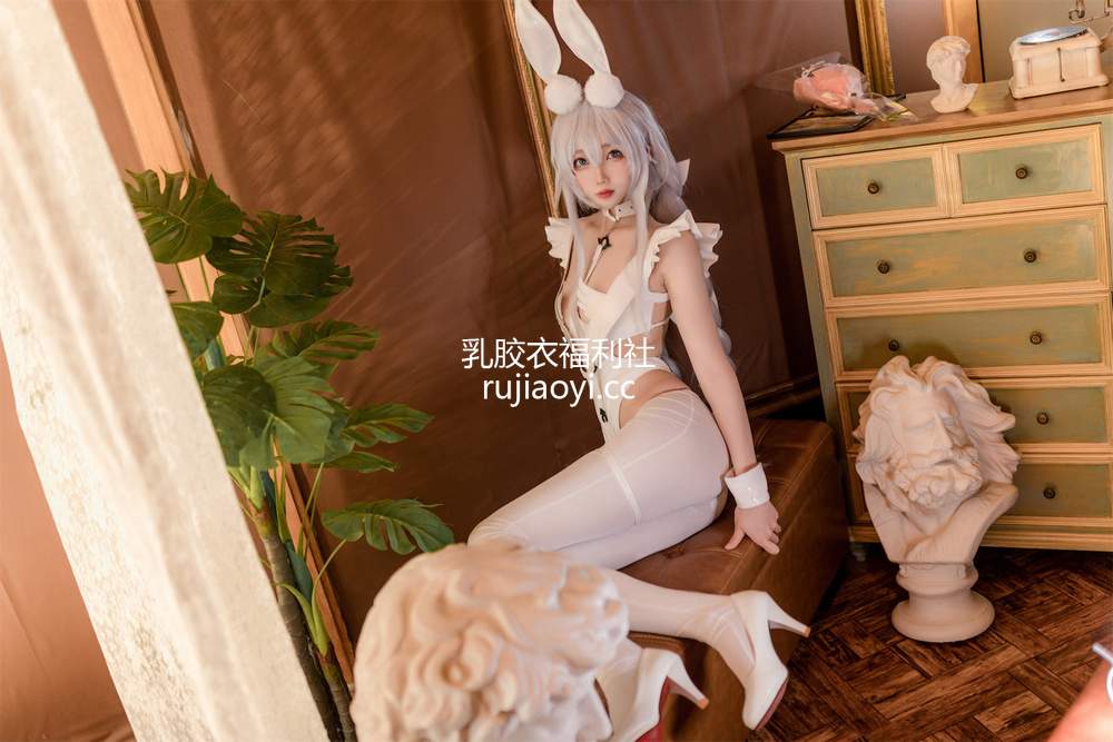 [网红杂图] 杏仁曲奇 – 碧蓝航线 恶毒白兔 [40P229MB]