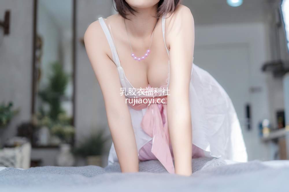 [网红杂图] 萌芽儿o0 – 加藤惠睡衣内衣 [28P123MB]