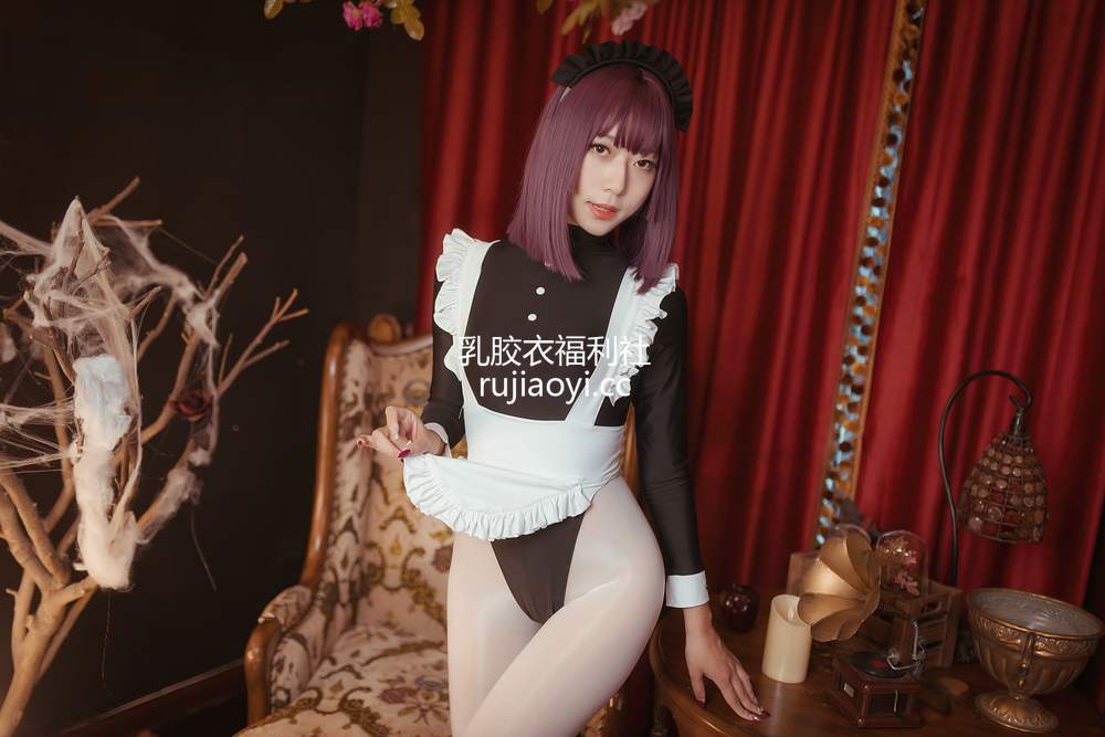 [网红杂图] Money冷冷 – 高叉女仆 [25P211MB]
