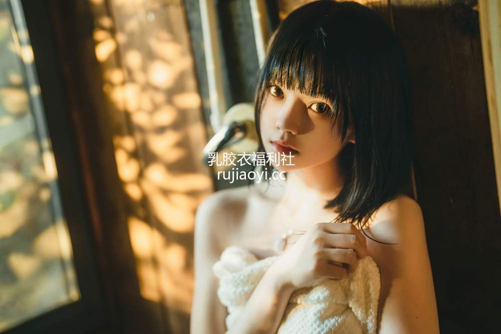 [网红杂图] 桜桃喵 – 果夏 [36P306MB]