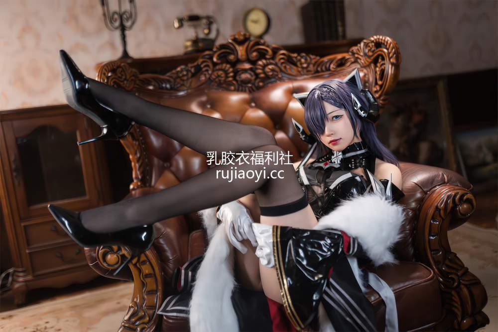 [网红杂图] 花铃 – 碧蓝航线-奥古斯特(铁血猫猫) [45P288MB]