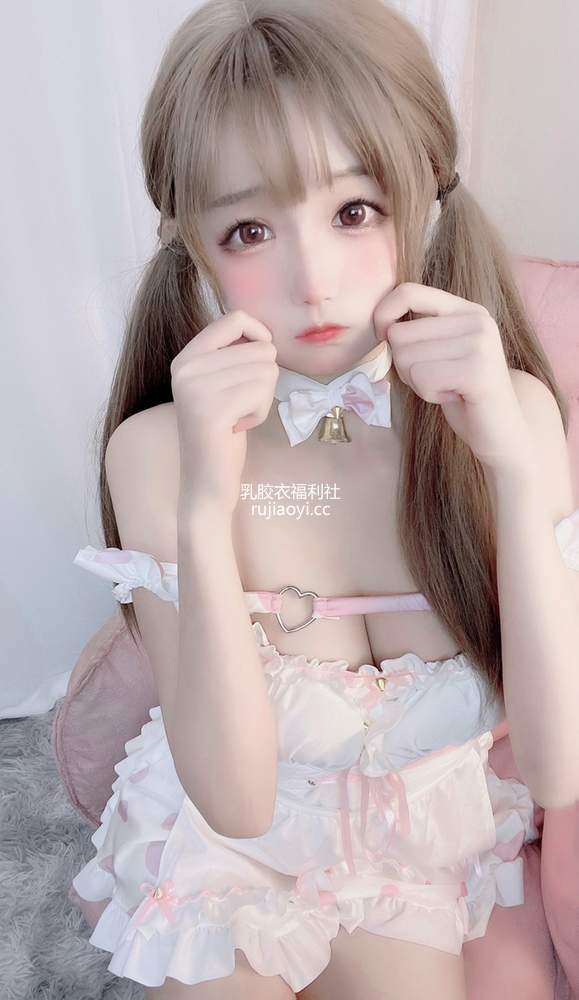 [网红杂图] 奶凶小琪 – 猫爪 [9P5M]