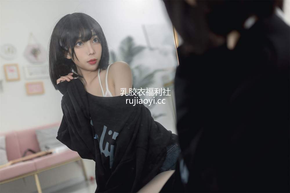 [网红杂图] 杏仁曲奇 – 升玖吉他姐姐 [45P144MB]