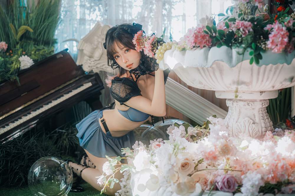 [网红杂图] Ely_eee(ElyEE子) – Fairytale Wonderland 童話仙境 [43P3V153MB]