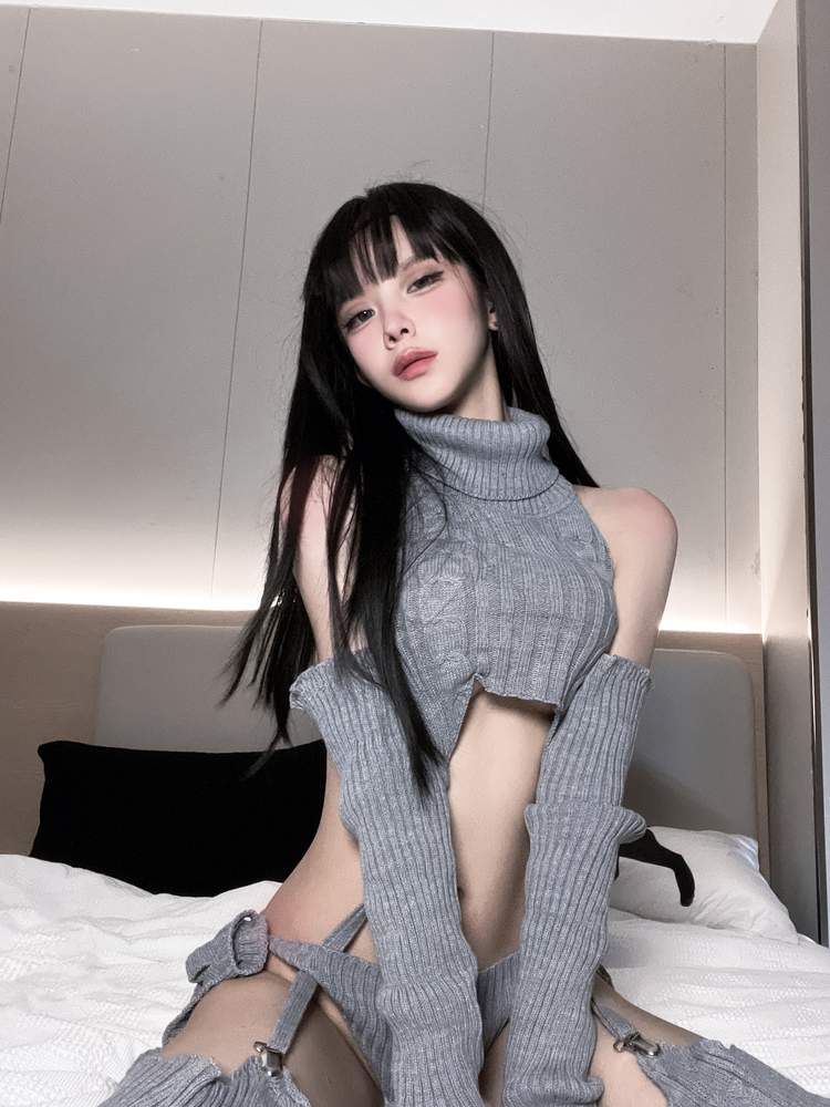 [网红杂图] 果咩酱w – 灰灰毛衣 [23P2V343MB]
