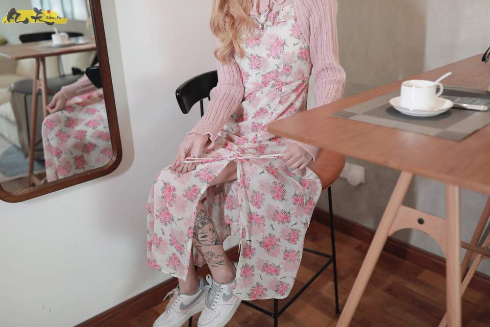 [凡夫摄影] – 气质美女小姐姐 小雅 [219P1V4.44GB]