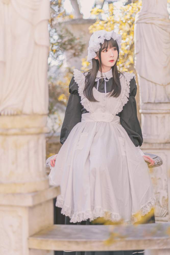 [网红杂图] 霜月shimo – 女僕圖鑑 Shimo’s Maid Collection vol.01 [136P193MB]