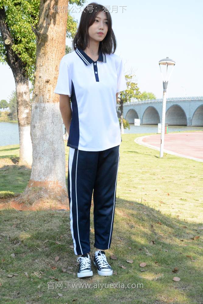 [爱月下] NO.004 秀秀【浅发校服】其实我喜欢酷酷的，今天第一期被安排了校服！[130P1V9.94GB]