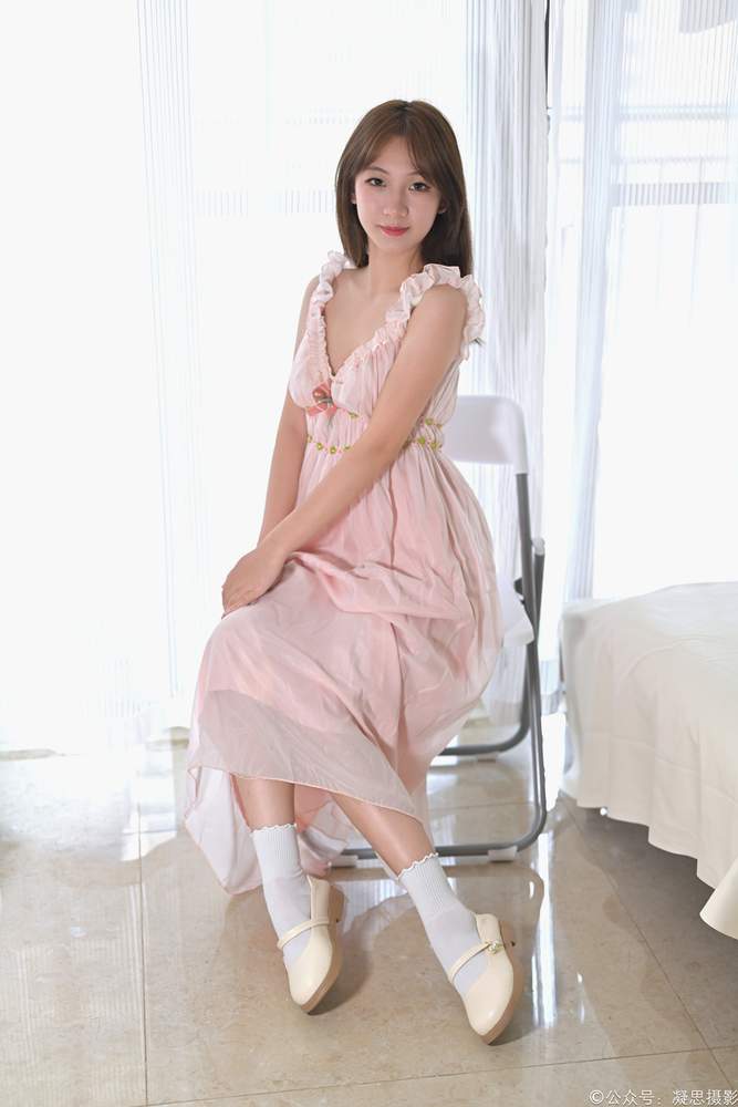 [凝思摄影] No.039 铃铃-连衣裙、短白袜、玛丽珍 [150P1V4.45GB]