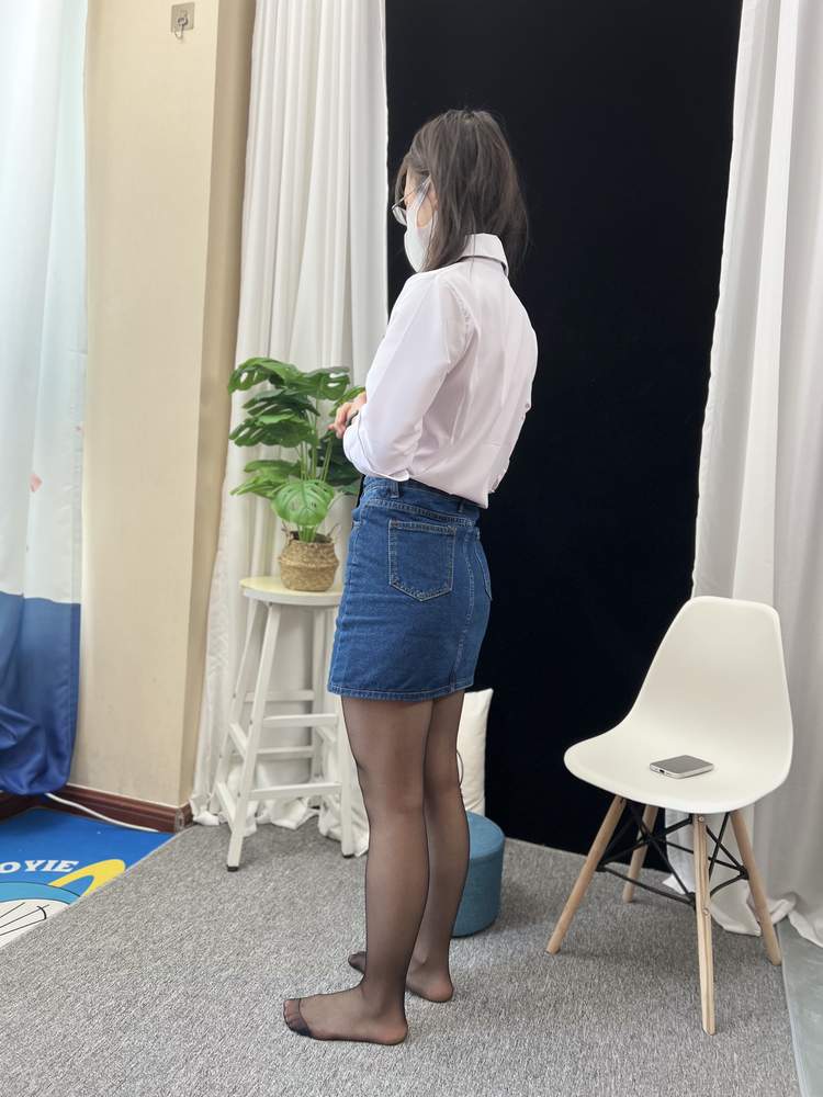 [三禾摄影] No.048 牛仔裙 黑丝 高跟 [232P1V2.74GB]