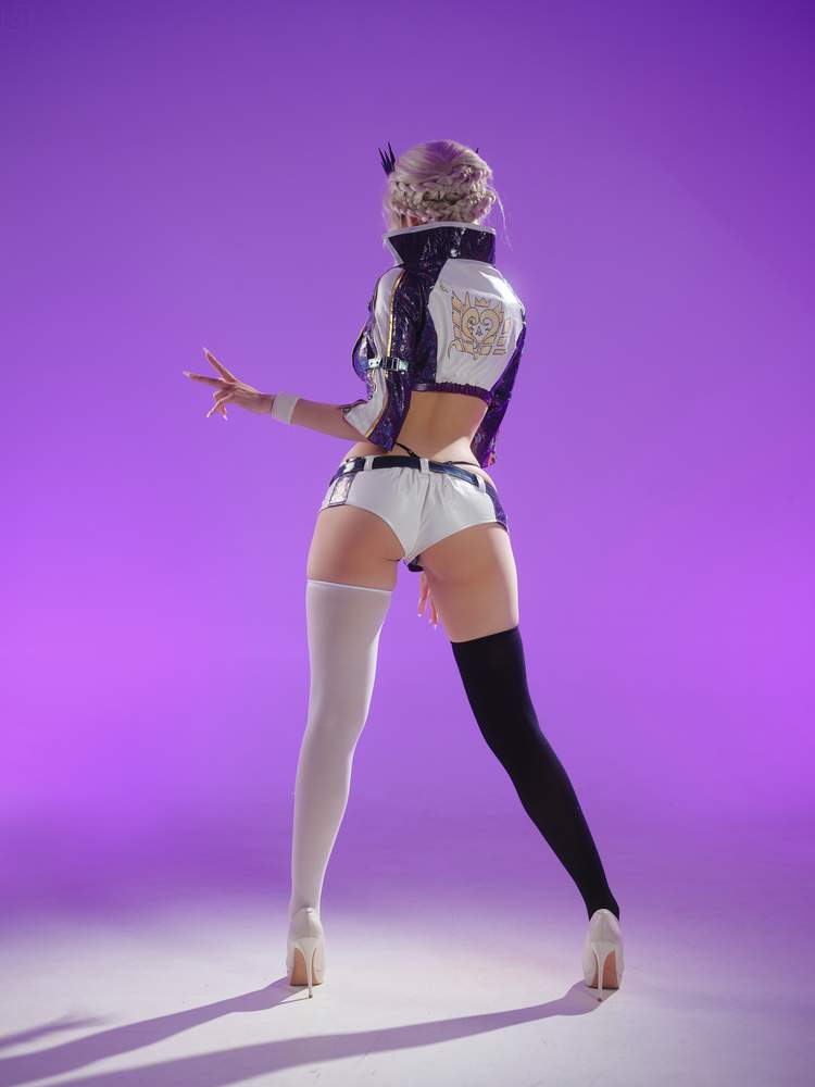 [网红杂图] 湖里狸 – 黑枪呆 [30P214MB]