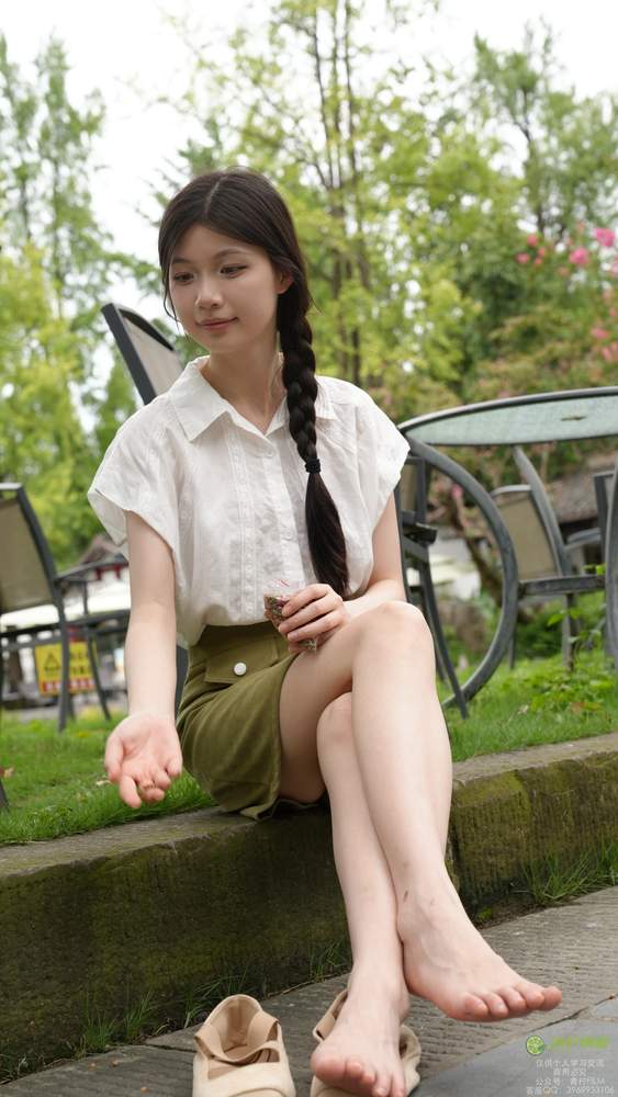 [青柠映画] – 小小 喂鸽子 [92P2V3.97GB]