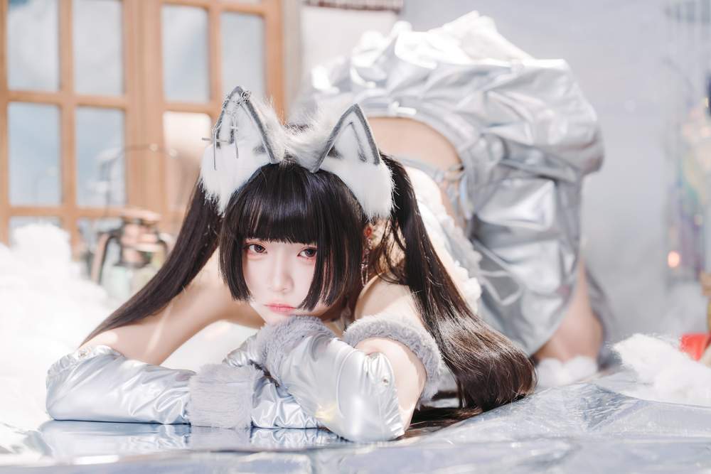 [网红杂图] 落落Raku – Malymoon銀狐 [19P328MB]